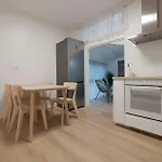 Acogedor Apartamento Frente A La Playa Zurriola En San Sebastian